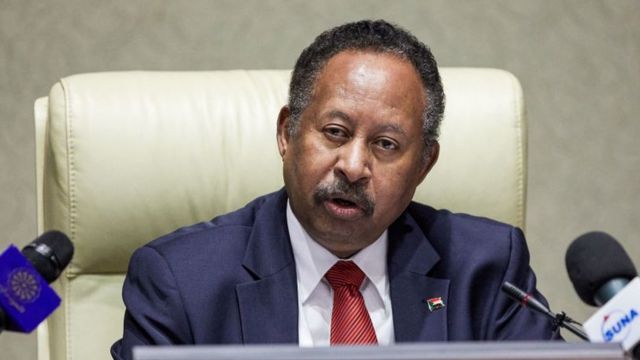 (حمدوك) ما بين القصر والشارع.. كلاكيت ثالث مرة!