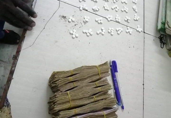 مكافحة المخدرات تلقي القبض على أخطر شبكة لترويج حبوب ( الكوزموز) المخدرة بمناطق التعدين