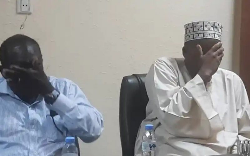 صورة دموع حامد بريمة وطارق تشعل المواقع..