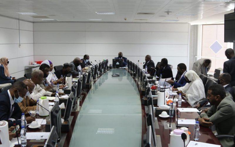 قطاع التنمية الاقتصادية يناقش موقف الموسم الزراعي الصيفي