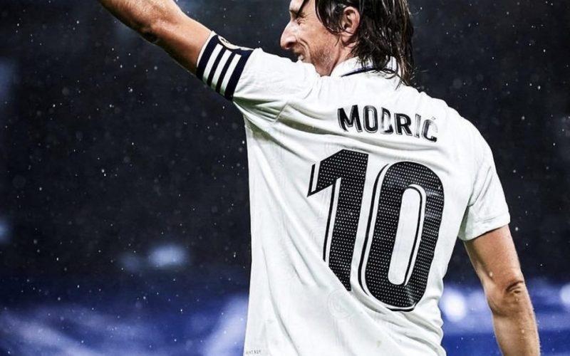 ريال مدريد يعلن غياب مودريتش عن موقعة لايبتسيش