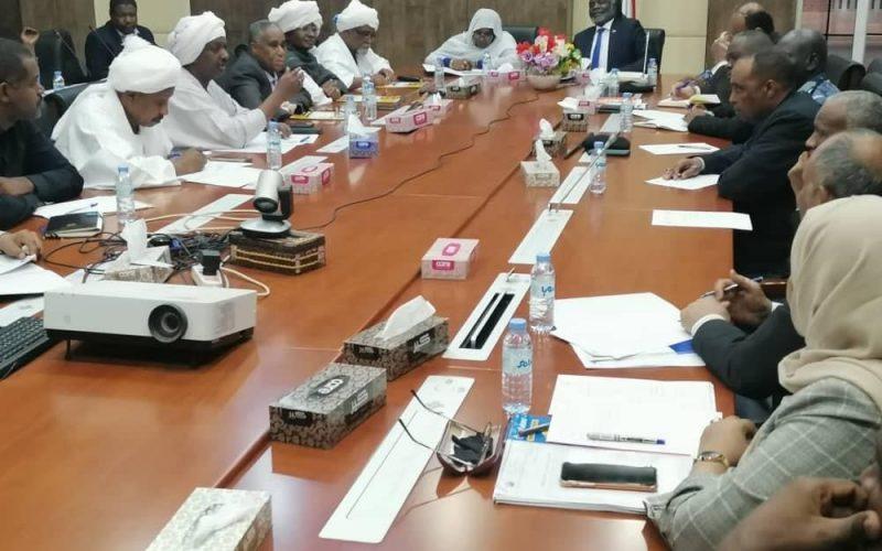 الذهب .. إلتزام حكومي بمعالجة معوقات الصادر