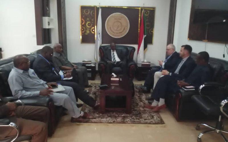 لِشَرِكَتيْن: السُّودان يكشف عن احتياطي بنحو”88″ طنّ من الذهب