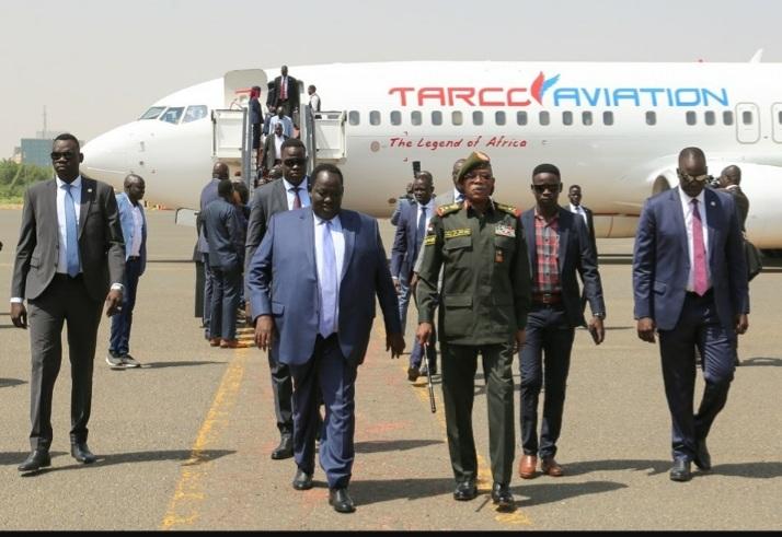 وصل الخرطوم ..توت قلواك يعلن عن زيارة سلفاكير قريباً للسودان