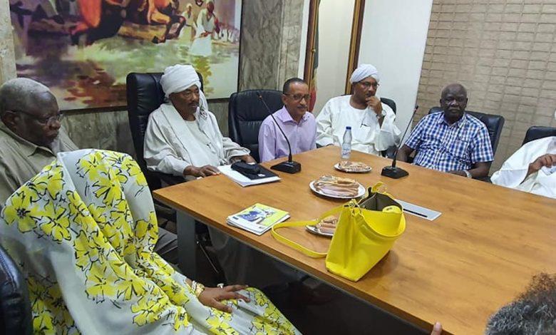 الآن حصحص الحقُ.. واقتحم فوكلرُ القصر.. وحددَ تواريخ تنصيب نظام الحكم الجديد.. فأين البرهان من ذلك؟