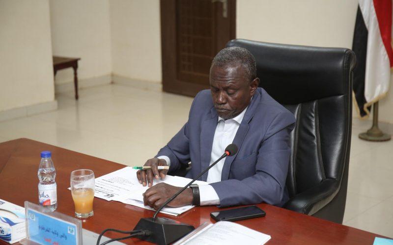 لأول مرة.. والي بالخرطوم يقف على معاناة مواطني جنوب الحزام