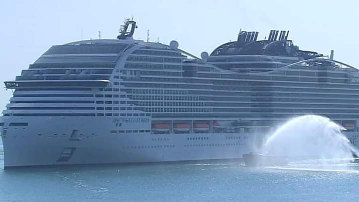 “عملاق البحار”   أول فندق عائم  يصل قطر