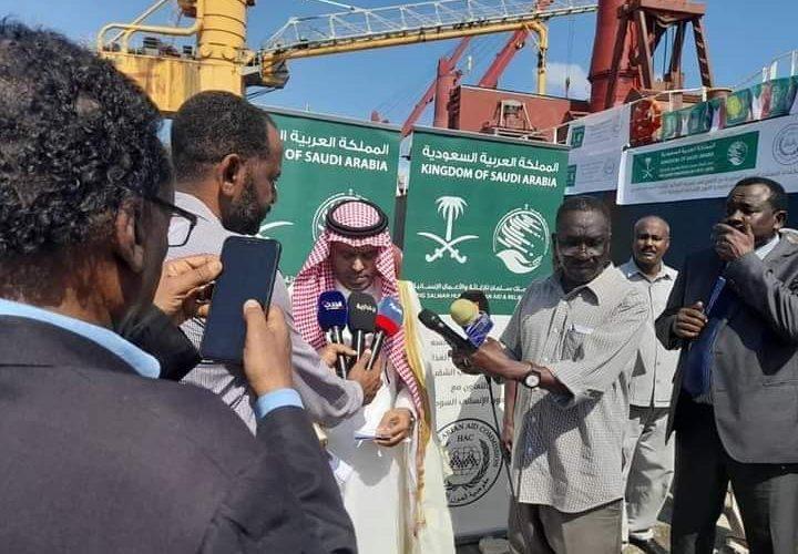 وصول ” 52″ ألف طنّاً قمحاً من السعودية لِميناء بورتسودان