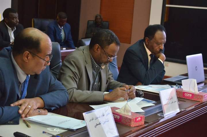 مَطالِبُ بمراجعة ورفع  تمويل الصِّحّة إلى” 15%”