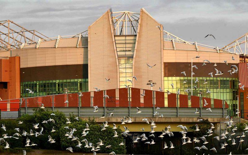 عرض   قيمته (5.8)بليون جنيه استرليني  لشراء النادي الإنجليزي