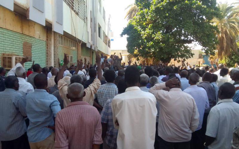 مياه الخرطوم .. حلول مرتقبة لأزمة العاملين