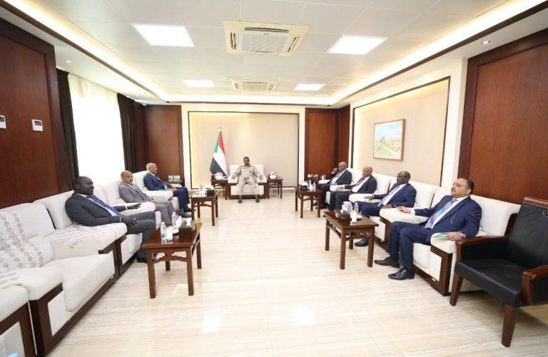 دقلو يستقبل مدير المخابرات الإثيوبي