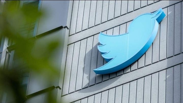 منذ شرائه “تويتر”  الملياردير المثير للجدل  يدخل بعض التعديلات على تويتر