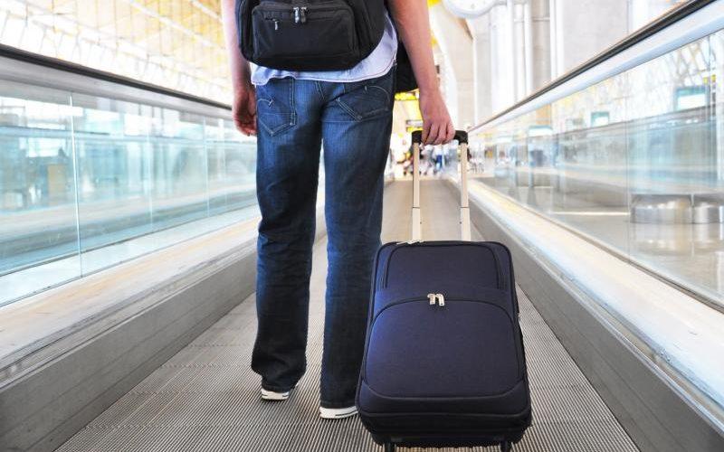 مخاوف من انتشار ناقل حمى الضنك عبر حقائب المسافرين