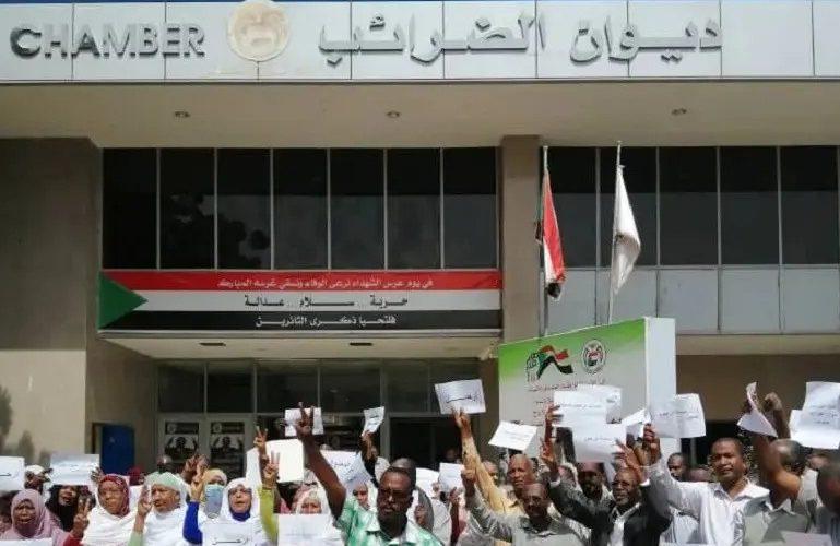 الضرائب وتأثيرها على دخل المواطن