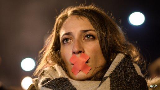 تهديدات بالقتل والاغتصاب.. صحفيون يكشفون حجم المضايقات عبر الإنترنت