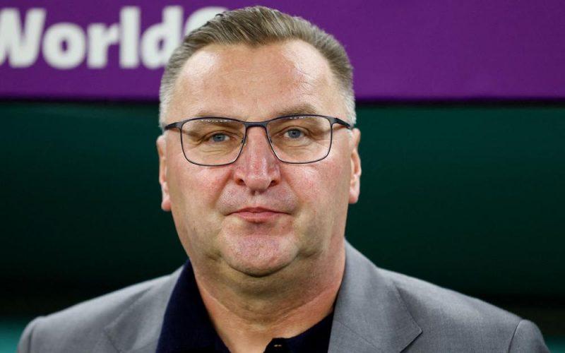 ميخنييفيتش” يغادر منتخب بولندا