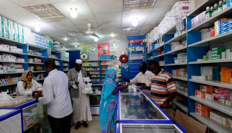 وزير الصحة: بعض الأدوية المدعومة تهرب إلى دول الجوار