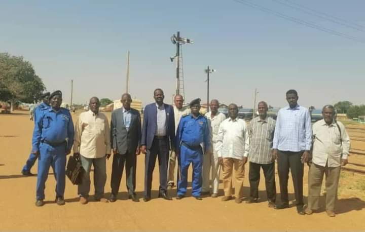 مدير السكة حديد يطلق بشريات للعاملين بالقطاع