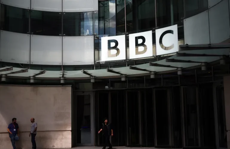 «هنا لندن»… رابط إلكتروني إلى الشجن والحنين