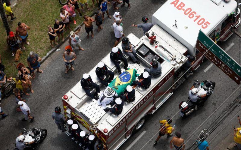 جثمان بيليه إلى مثواه الأخير بعد وداع مهيب