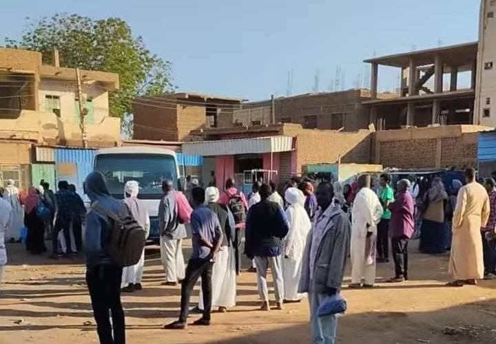 إضراب أصحاب مركبات عامة  بالخرطوم، واستياء وسط المواطنين