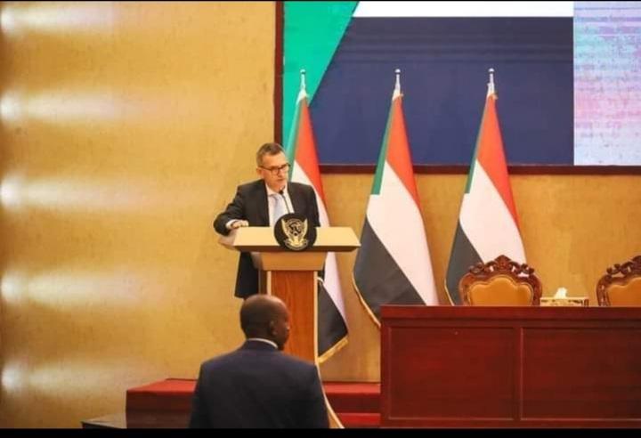 أردول:    طرد فولكر للصحفيّين سُلوكٌ لايَصدُرُ إلا وسط مجموعةٍ مذلولة لاتُقدِّرُ نفسَها