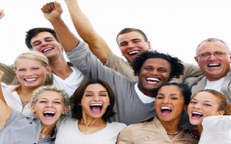 دراسة.. 4 طرق لتشعر بالسعادة خلال 10 دقائق !