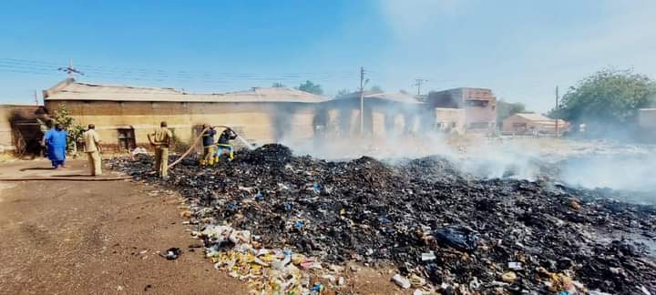 اندلاع حريق بمخزن بمستشفى مدني