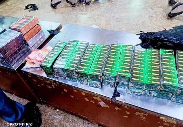 جمارك مطار الخرطوم تمنع دخول حبوب تسمين، وتضبط عملات أجنبية مهربة