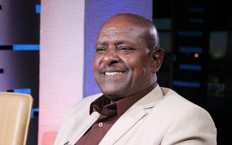 نجم الدين الفاضل يفوز برئاسة اتحاد الفنانين وسيف الجامعة يهنئ ويشيد ..