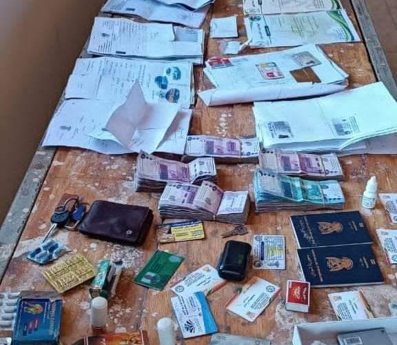 توقيف شبكة دولية تُزوِّر الأرقام الوطنية وتهريب البشر  لدول الجوار