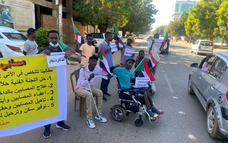 بلغ عددهم (8941) مصاباً.. المكتب الطبي لمصابي الثورة يحمل الدولة مسؤولية علاجهم