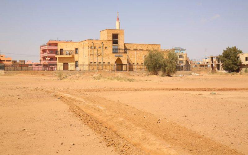 ترحيل موقف بأم درمان لفك الاختناقات المرورية