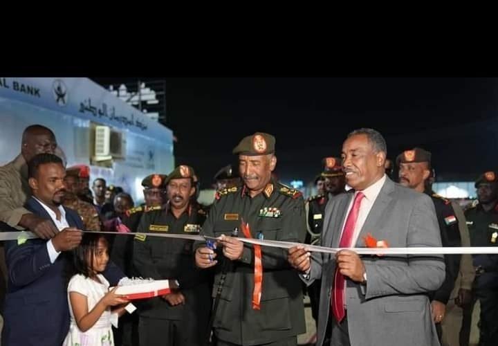 البرهان يفتتح أسواق المؤسسة الوطنية التعاونية بكرري