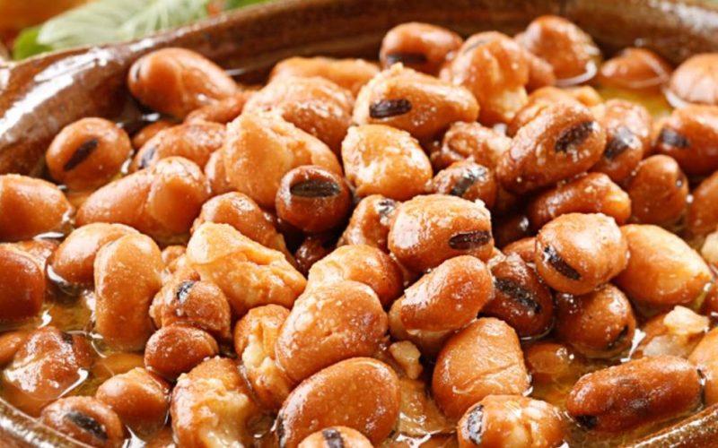 سيحة صاحب أشهر مطعم “هنا أم درمان” : *طلب الفول بنصلحو بأغنية من عثمان حسين.. 