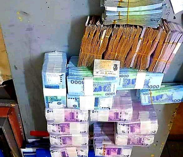 مباحث الدامر تضبط متهما بحوزته (130) مليون جنيه من مسروقات الخرطوم