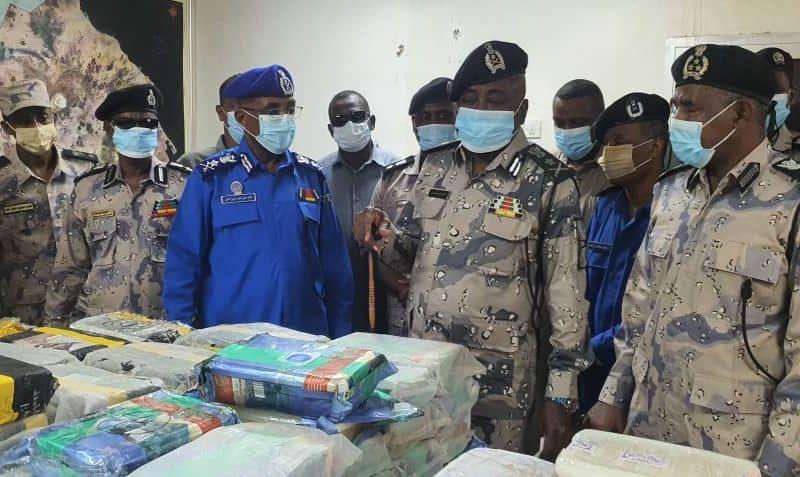 تفوق نصف طن : ضبط شحنة مخدرات بسواحل ولاية البحر الأحمر