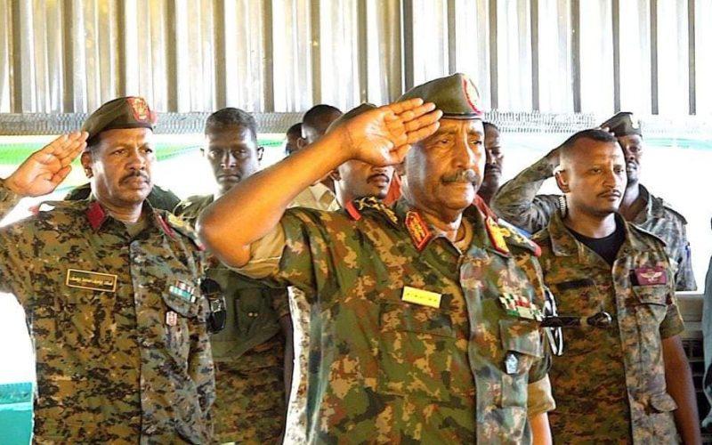 قائد الجيش من القضارف: هذه المعركة سننتصر فيها ولن تنتهي إلا بتحرير كل شبر دنسه المتمردون