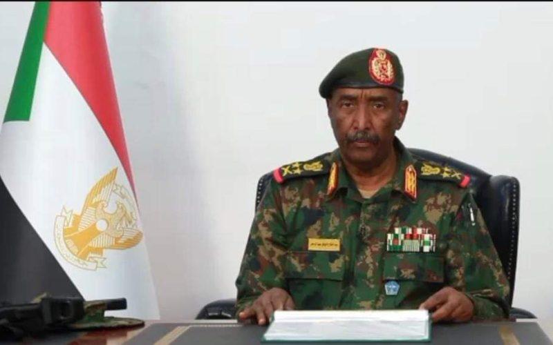 في ذكرى الاستقلال ..البرهان: أي وقف لإطلاق النار لايشمل إخلاء مساكن المواطنين والأعيان المدنية لن يكون ذا قيمة للشعب السوداني الذي لن يقبل أن يعيش وسط هؤلاء القتلة والمجرمون