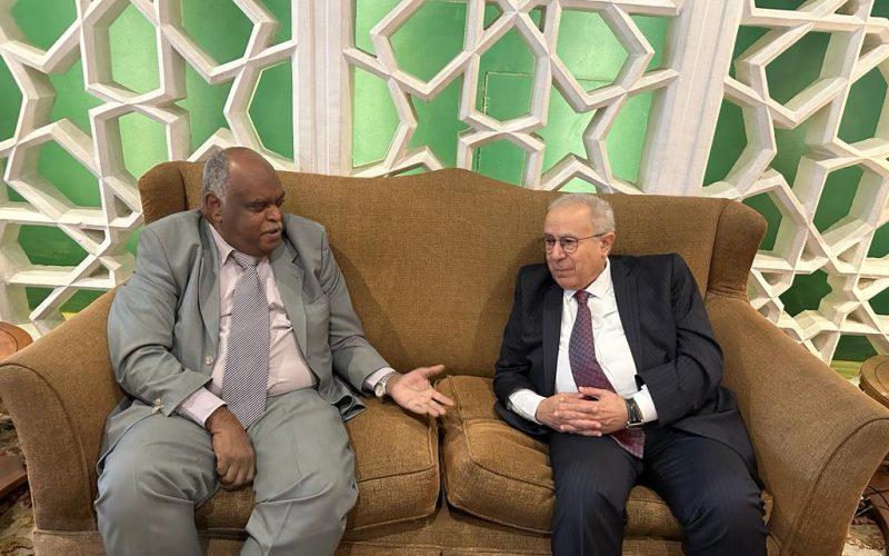 “لوقف الحرب”.. السياسي السوداني “الشفيع خضر” يلتقي بالمبعوث الأممي إلى السودان “رمطان لعمامرة”