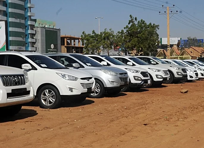 وزير الداخلية السوداني: توجه وفود إلى دولة جنوب السودان لاستعادة السيارات المنهوبة من البلاد