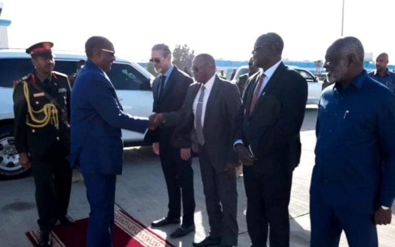 رئيس مجلس السيادة يتوجه إلى القاهرة