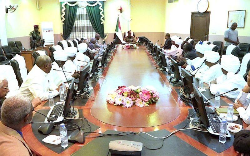 أكدت جاهزيتها لإسناد الجيش.. كباشي يلتقي وفد المقاومة الشعبية بالنيل الأبيض