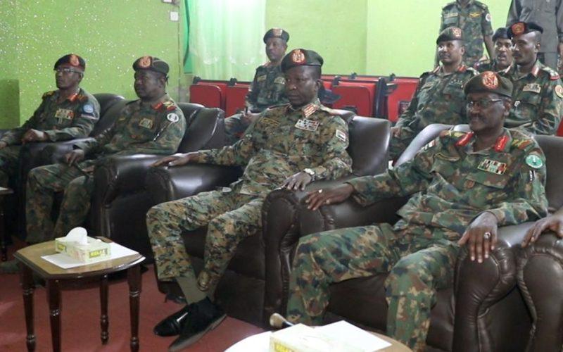 الكباشي يؤكد من القضارف الاستعداد جيشا وشعبا لحسم التمرد