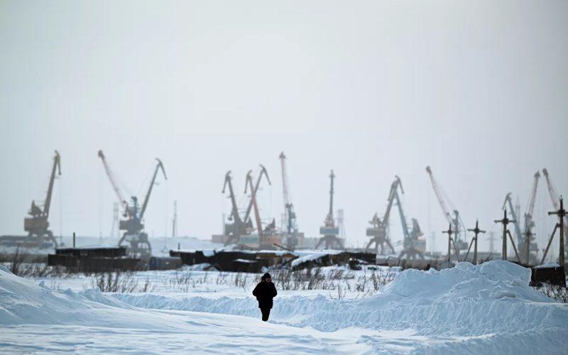 شركة إماراتية تطور مع روسيا ممر نقل عالمي أسرع من قناة السويس