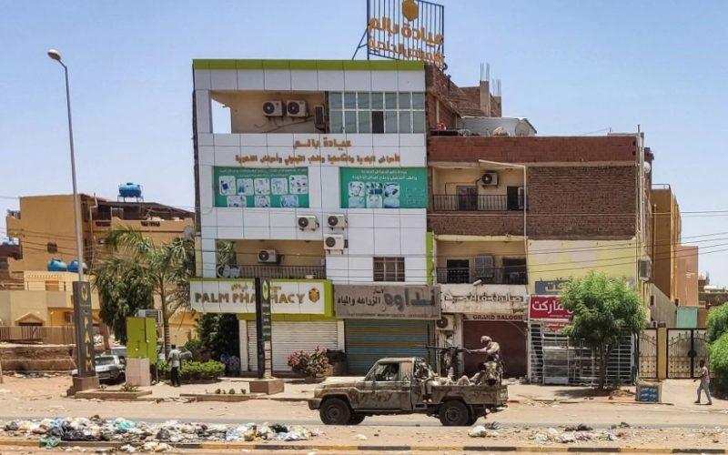 الصحة تعلن وفاة سائق عربة طوارئ بقصف في أم درمان