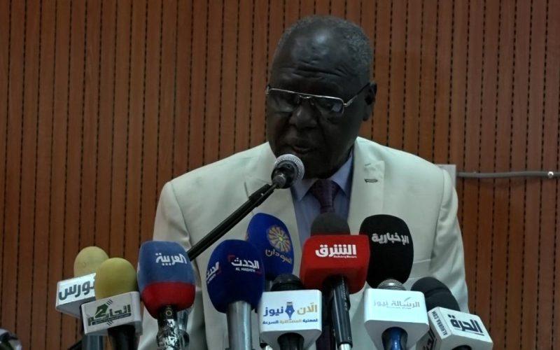 وزير الثقافة والإعلام :الوجود الأجنبي غير المقنن خطر على الوطن والهوية