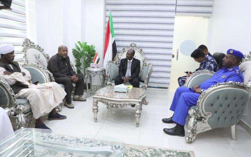 وزير الداخلية المكلف يلتقي وفد المقاومة الشعبية بالولاية الشمالية