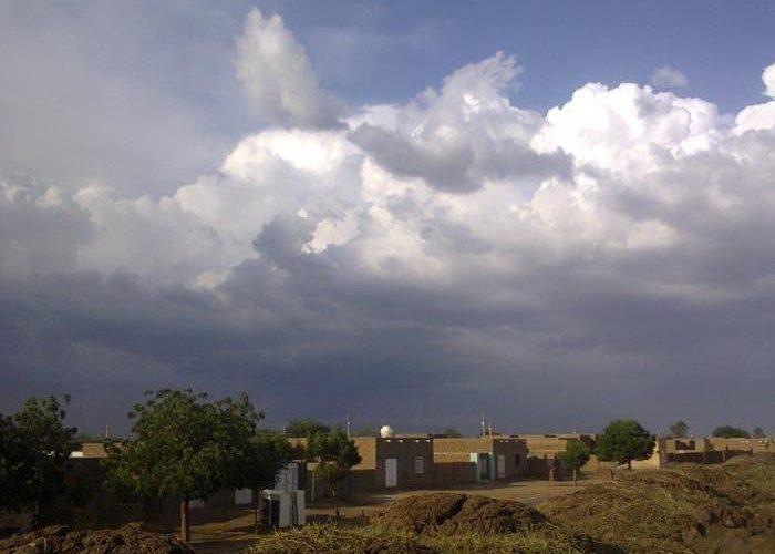 مقتل 3 و اصابة 7 مواطنين في هجوم علي قرية مناقزا